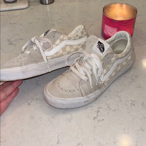 Van’s Men’s 8.5 / Women’s 10